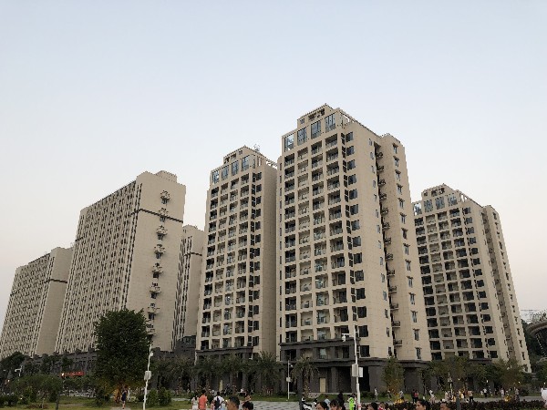 深圳龍崗北理莫斯科大學(xué)真石漆項目